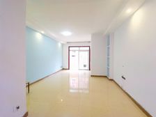 九号线!十个平方露台!首付15颗!装修三房!通车库!朝中庭