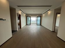 中创学校旁!前排精装小高层1梯1户,远离高架降价急售随时看!