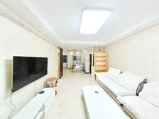 新出中层两房,装修5年,拧包可住,景观位置,有钥匙可谈!