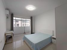 双南两房 出门就是漕溪公园 三条地铁出行 钥匙在手 值得一看