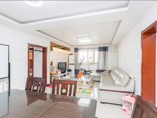 北航南门,单价6万大三居双卫,急售