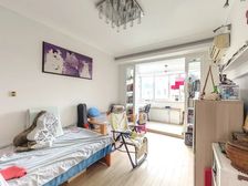 电梯已经加装运行中 看房方便 原始大三房可改两厅结构 外销房