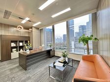 真实在租丨国金中心180平电梯口精致小户型 双面采光特价出