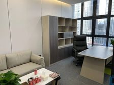 抢手,绿地领海大厦经典小户型,2加1格局楼下就是地铁口。5千