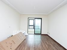 天鹅湖ΜΟΜA 3室2厅 精装修 厨卫全明 户型方正