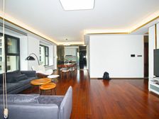 天鹅湖MOMA 精装修大平层 一梯一户 位置安静