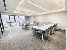 泰华金贸国际156平2加1格局16工位,楼下8号线,精装全配