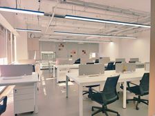 魏公村理工科技 正对电梯350平米 24空调 拎包入住