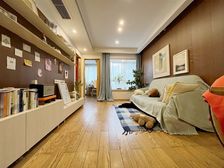 16年次新小区业主差皮 急售 还价就卖 精装小两房