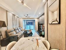 新出急售 康桥豪装四房 看别墅朝南 无个税 可以谈