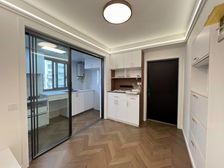 3室1厅 (近U天地丨璜琻楼层丨朝南大阳台)中心位置出行便利