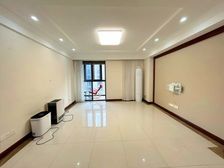 何为 ,看看这套!样板间三室洋房 凤凰层 送车位!出价可谈