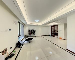 中海玫瑰园端户一楼三层复式精装洋房 带地下室60平花园