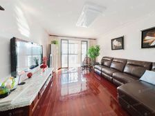 新上房源(一梯两户,东边套三房)送装修,直接入住,楼下停车位