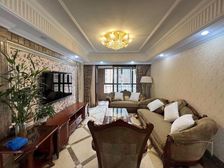 满五 产权清晰 交通便捷 商业配套齐全 中间楼层采光好