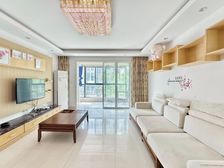 漕宝路地铁口 南北通飞机户型,双卫全明,位置好,电梯小高层