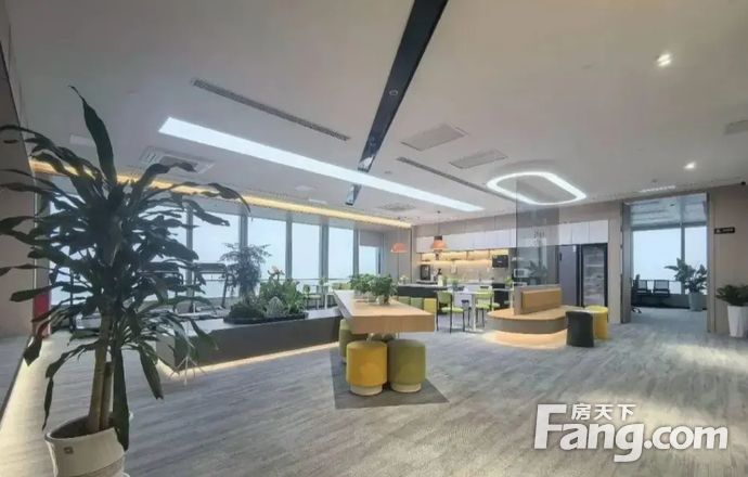 汇金国际金融中心 地铁口高层带装修家私 24空调配休闲区