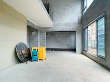 你见过能汽车的大露台吗十好几 长,真的太巴适