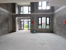 急急急!可大刀!房子很漂亮,下叠带两个大花园 很漂亮 很安心