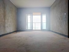 哟 大四房 安心卖 朝中庭哟 价格还可以谈