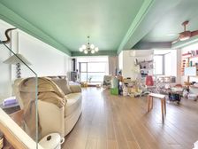 电梯复试 带露台 精装修 落地阳光采光一级 还有车位