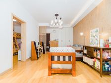 三开间朝南 电梯高层 小区门口就有漕宝路地铁口 看房有钥匙