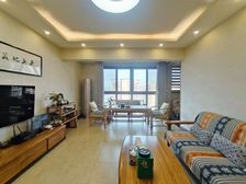 来电少15 带3个大露台 99新 顶跃洋房 岔路口轻轨站旁