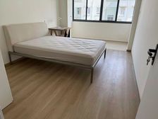 (电梯使用中 小区门口就是地铁 有一个固定车位 采光好 )