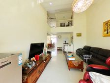 兴东名苑 80平阁楼 精装自住 带车位 看法方便 近华夏东路