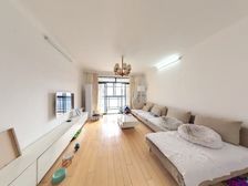 小区中心位置 电梯复试 精装修 带40平露台还带车位