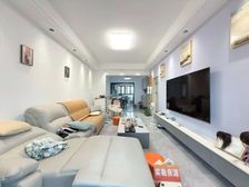 新装修2年时间 飞机户型三房两卫 中间楼层不用担心爬楼问题