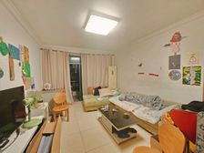 全明户型 中间楼层有固定车位 物业负责服务一级棒 随时可看