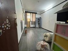 新出笋盘 !低于市场价50W!肇嘉浜路沿线!准拆迁房!价可谈