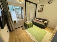 长实验双南超大院子,威宁路2号线地铁口