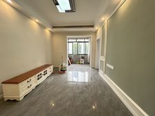 渝中双钢路精装两房 东向采光 顶层视野佳