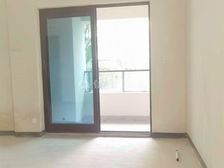 空港新城 近地铁 近医院 带电梯 朝南 交通便利 正规商品房