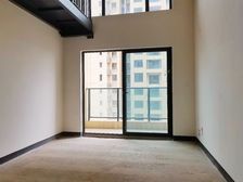 中央一环 跃层4房空间大 利用率高 随时看房 小区停车方便