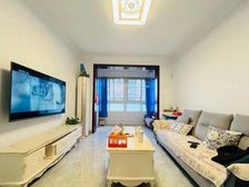 近新城地铁站 可拎包入住 楼间距宽采光无遮挡 随时看房