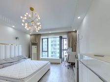 方正户型,南北通两南一北,采光无遮挡