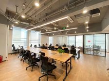 五道口正对电梯丨精装30工位丨4隔间带家具丨双面采光丨北四环