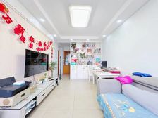 经典复式房,三卧室朝南,实用性强,楼下附送独立车库