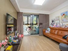 电梯房、小户型、客厅带阳台、品质小区、交通便利、精装修