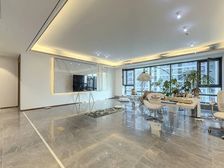 绿地凤栖澜玥 4室2厅 194.08平