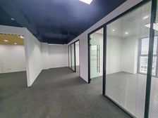 松江区 两个 精装修 可配置家具 落地窗