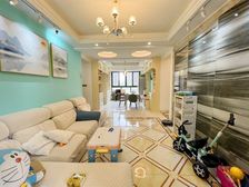 棕榈湾大三房,地铁口50米,南北双阳台,精装30万,拎包入住