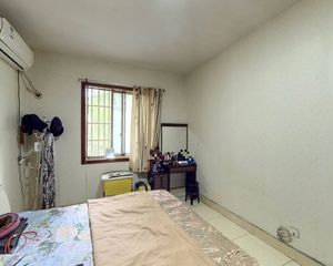 锦里西路 小区在府河边,有百花潭公园和文化公园 青二书包