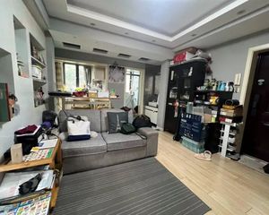 费用0.5 业主就给我们一家公司在卖 看房很配合的 找我