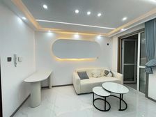 精装温馨大一房!近地铁!全明采光!诚心出售!看房方便有钥匙!