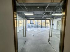 积水潭 地标建筑 玻璃幕墙 新安大厦150平精装修 随时看房