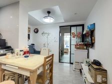 一楼带天井 已做阳光房 户型正气